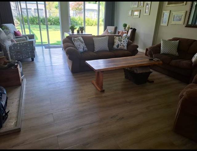 7 BEDROOM HOUSE FOR SALE IN BERGSIG